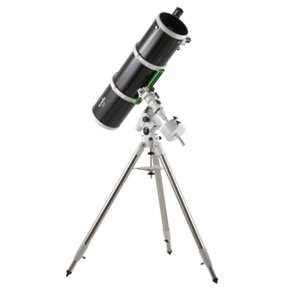 Télescope Newton SkyWatcher 200/1000 mm avec monture NEQ5